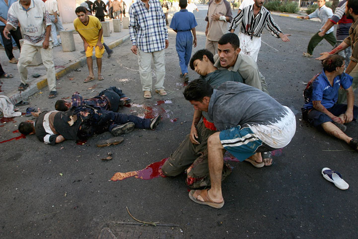 iraqi-civilians-dying-baghdad-iraq-2004-01.jpg